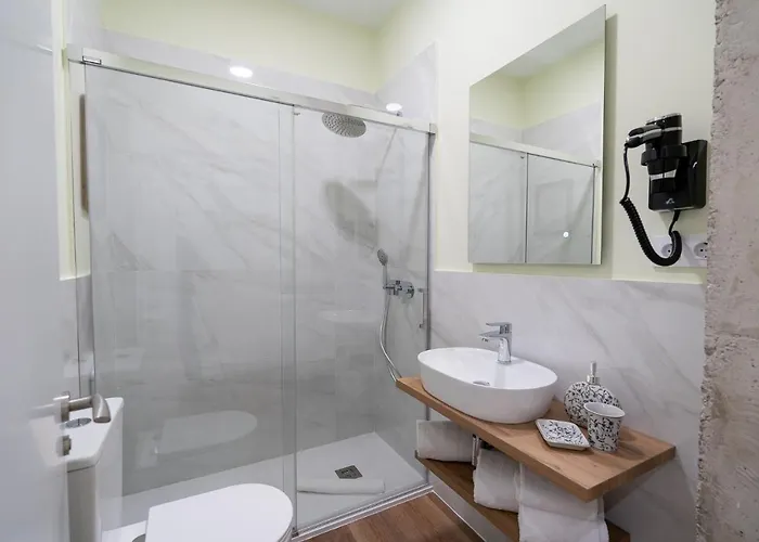 Center Acebedos בית הארחה